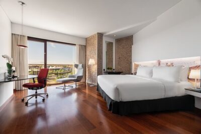 Explora la Experiencia Única de Alojamiento: Hotel Fly Rooms Madrid